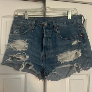 Distressed Levi Jean Shorts Size 28